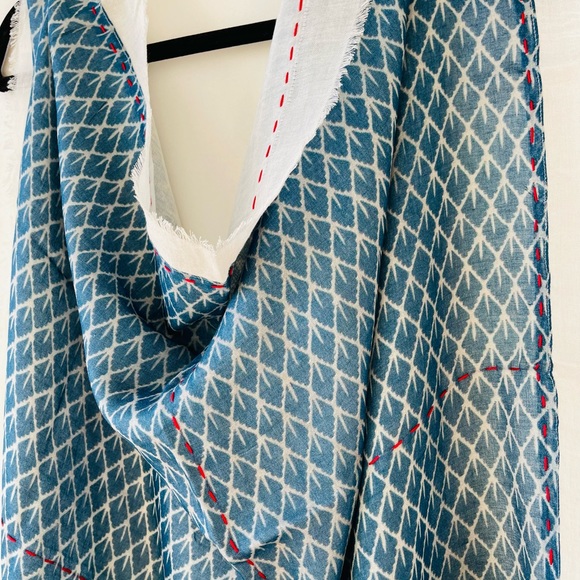 TILO Scarves Square Scarf. NEW. Detailed top stitching and ultra soft. - Picture 10 of 14